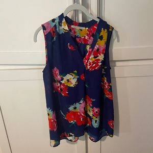 Pretty floral tank - size small